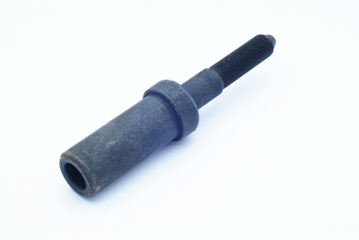 副车架安装螺柱 