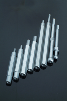 发动机装饰盖安装螺栓 